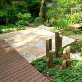 世田谷区　ウッドデッキと石のテラスの庭